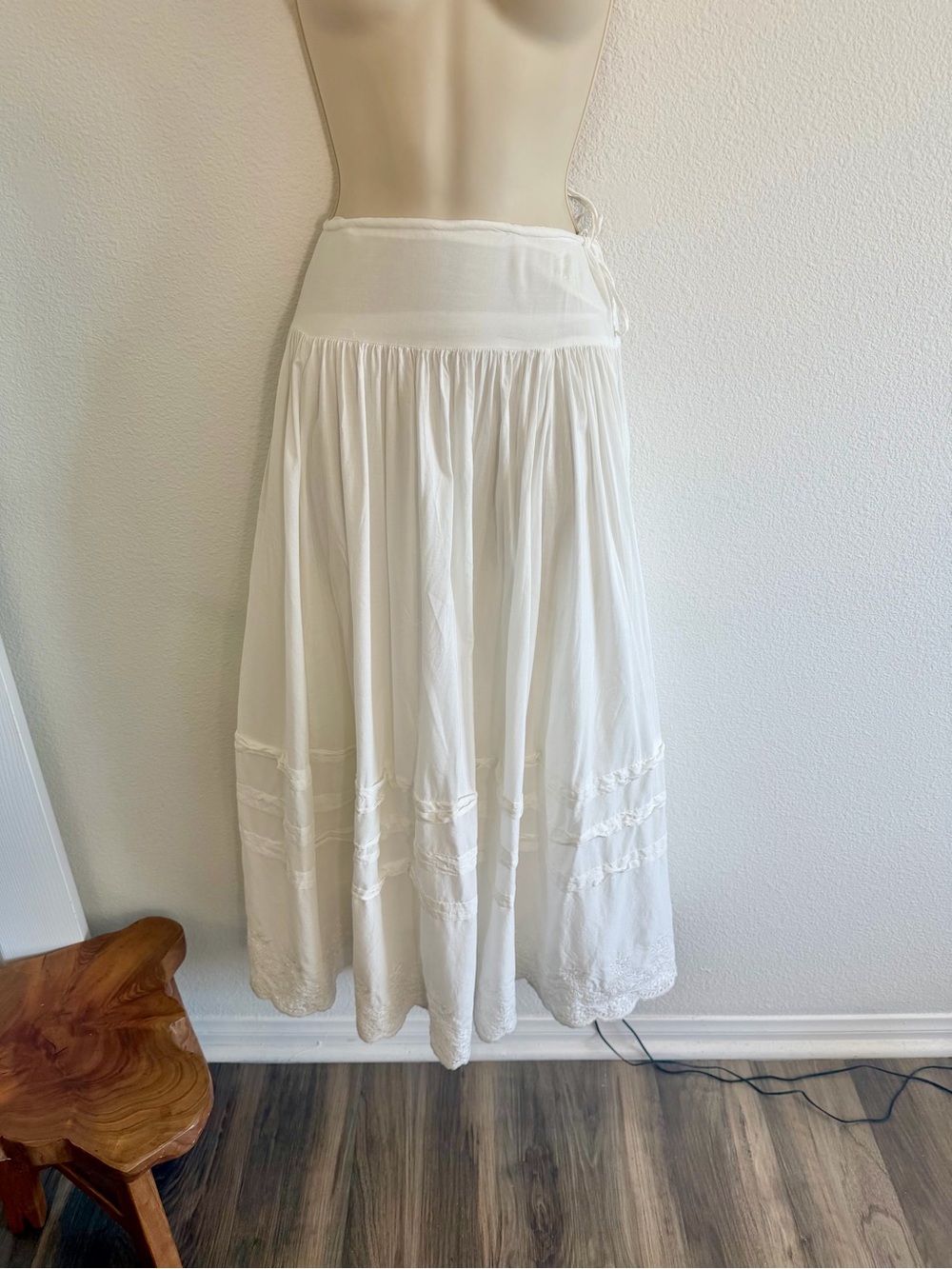 Reformation Aura Maxi Skirt Sz S White Eyelet Lace Trim Prairie Coastal Cowgirl - Picture 2 of 12